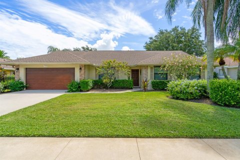 House in Wellington, Florida 4 bedrooms, 169.92 sq.m. № 2269901 - photo 2