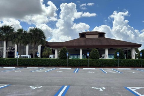 Купить кондоминиум в Пемброк-Пайнс, Флорида 2 спальни, 126.72м2, № 2012338 - фото 23