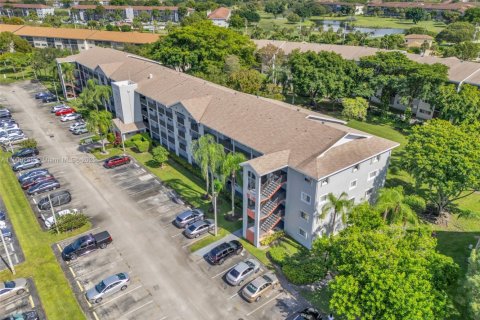 Купить кондоминиум в Пемброк-Пайнс, Флорида 2 спальни, 126.72м2, № 2012338 - фото 14