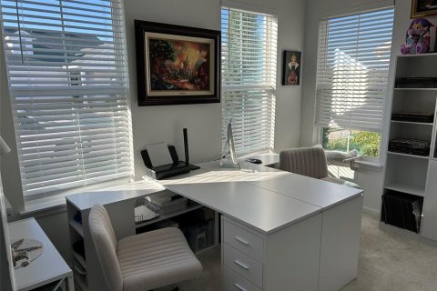 Townhouse in Winter Garden, Florida 4 bedrooms, 204.11 sq.m. № 2353400 - photo 3