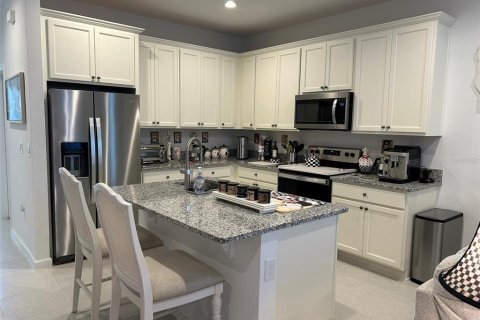 Townhouse in Winter Garden, Florida 4 bedrooms, 204.11 sq.m. № 2353400 - photo 16