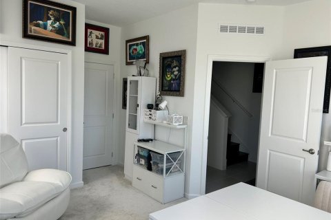 Townhouse in Winter Garden, Florida 4 bedrooms, 204.11 sq.m. № 2353400 - photo 6
