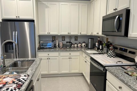Townhouse in Winter Garden, Florida 4 bedrooms, 204.11 sq.m. № 2353400 - photo 28