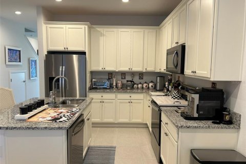 Townhouse in Winter Garden, Florida 4 bedrooms, 204.11 sq.m. № 2353400 - photo 17