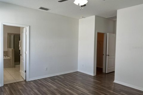 House in Orlando, Florida 4 bedrooms, 188.31 sq.m. № 2147991 - photo 9