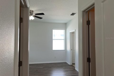 House in Orlando, Florida 4 bedrooms, 188.31 sq.m. № 2147991 - photo 7