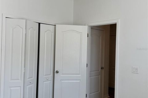 House in Orlando, Florida 4 bedrooms, 188.31 sq.m. № 2147991 - photo 3