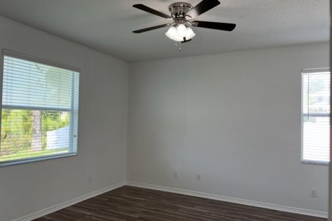 House in Orlando, Florida 4 bedrooms, 188.31 sq.m. № 2147991 - photo 8