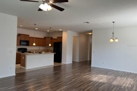 House in Orlando, Florida 4 bedrooms, 188.31 sq.m. № 2147991 - photo 15