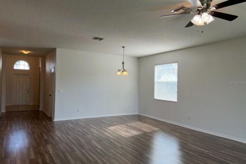 House in Orlando, Florida 4 bedrooms, 188.31 sq.m. № 2147991 - photo 12