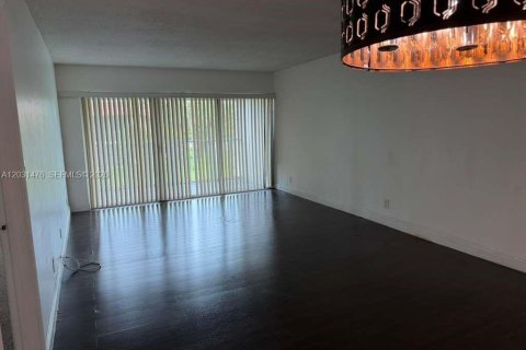 Condo in Weston, Florida, 2 bedrooms № 2088428