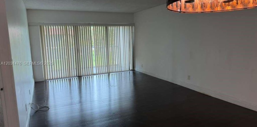 Condo in Weston, Florida, 2 bedrooms  № 2088428