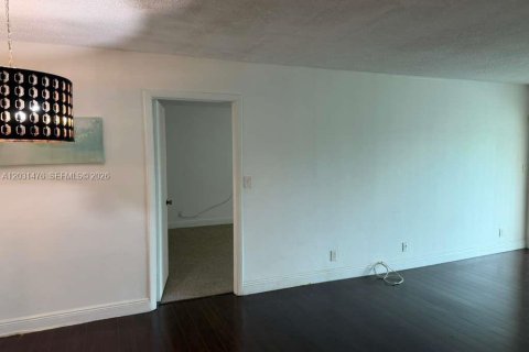 Condo in Weston, Florida, 2 bedrooms  № 2088428 - photo 3