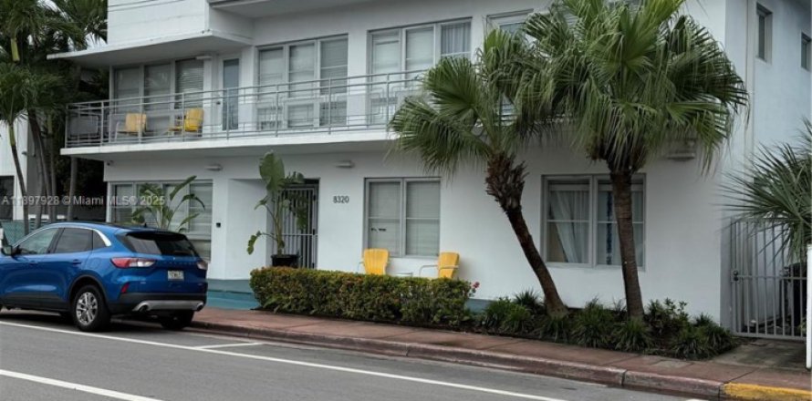 Студия в Майами-Бич, Флорида № 1949819