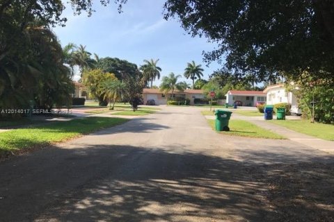 Commercial property in Miami, Florida 174.75 sq.m. № 2076045 - photo 4