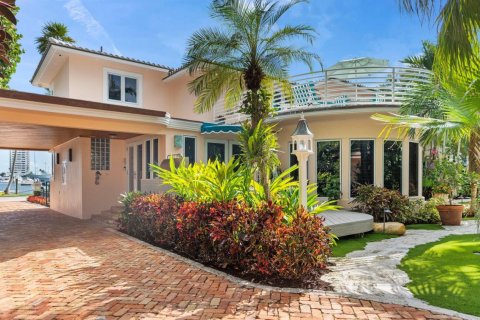 Casa en venta en Fort Lauderdale, Florida, 5 dormitorios, 556.95 m2 № 2246571 - foto 17