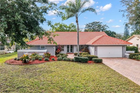 Дом в Корал-Спрингс, Флорида 4 спальни № 2028965