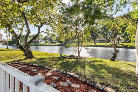 Купить виллу или дом в Корал-Спрингс, Флорида 4 спальни, № 2028965 - фото 24