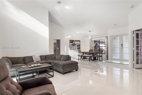 Купить виллу или дом в Корал-Спрингс, Флорида 4 спальни, № 2028965 - фото 8