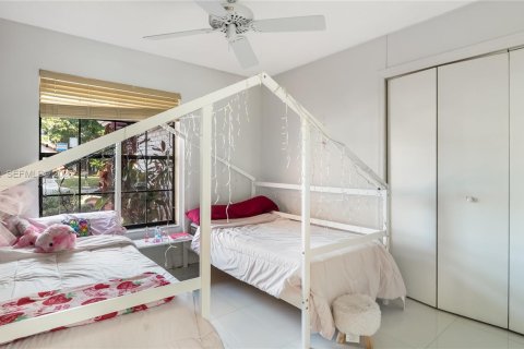 Купить виллу или дом в Корал-Спрингс, Флорида 4 спальни, № 2028965 - фото 15