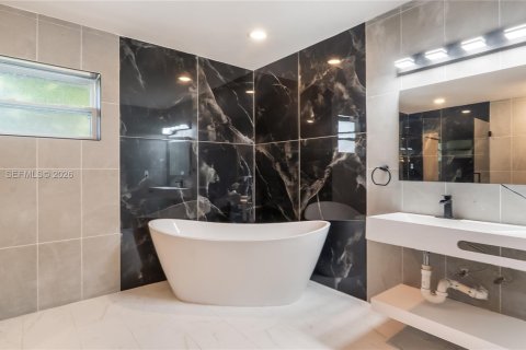 Купить виллу или дом в Корал-Спрингс, Флорида 4 спальни, № 2028965 - фото 17