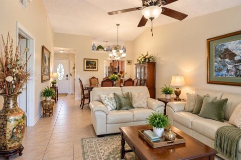 House in Kissimmee, Florida 3 bedrooms, 99.41 sq.m. № 2418651 - photo 4