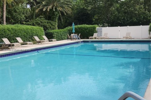 Condo in Pompano Beach, Florida, 3 bedrooms  № 1712229 - photo 27