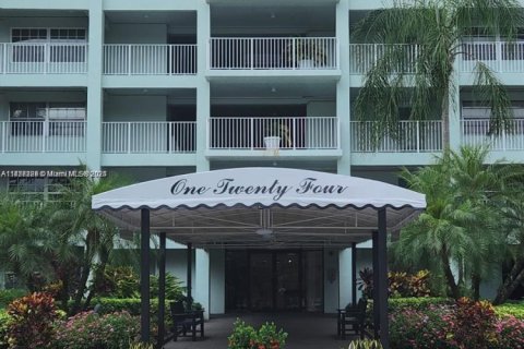 Condo in Pompano Beach, Florida, 3 bedrooms  № 1712229 - photo 26