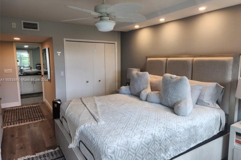 Condo in Pompano Beach, Florida, 3 bedrooms  № 1712229 - photo 13