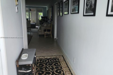 Condo in Pompano Beach, Florida, 3 bedrooms  № 1712229 - photo 3