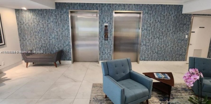 Condo in Pompano Beach, Florida, 3 bedrooms  № 1712229