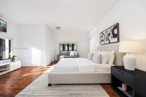 Villa ou maison à vendre à Miami, Floride: 6 chambres, 521.09 m2 № 1996502 - photo 24