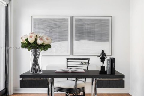 Villa ou maison à vendre à Miami, Floride: 6 chambres, 521.09 m2 № 1996502 - photo 17