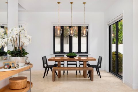 Villa ou maison à vendre à Miami, Floride: 6 chambres, 521.09 m2 № 1996502 - photo 10