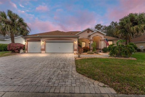 House in Summerfield, Florida 3 bedrooms, 210.61 sq.m. № 1740953 - photo 1