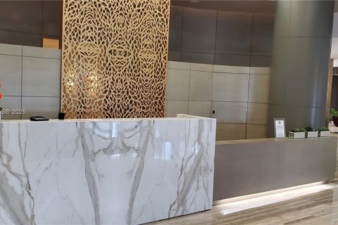 Condo in Bal Harbour, Florida, 1 bedroom  № 1851948 - photo 2