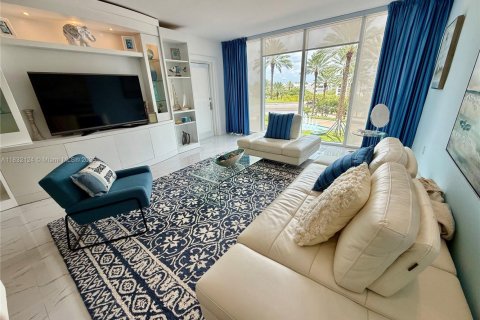 Condo in Bal Harbour, Florida, 1 bedroom  № 1851948 - photo 9