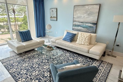 Condo in Bal Harbour, Florida, 1 bedroom  № 1851948 - photo 8