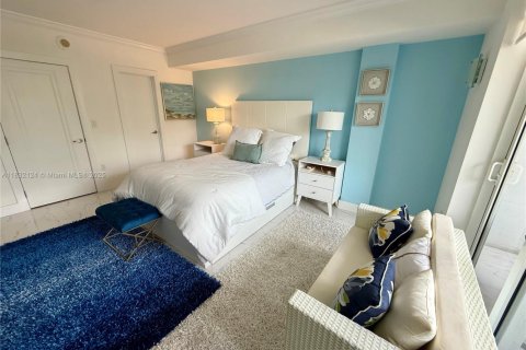Condo in Bal Harbour, Florida, 1 bedroom  № 1851948 - photo 25