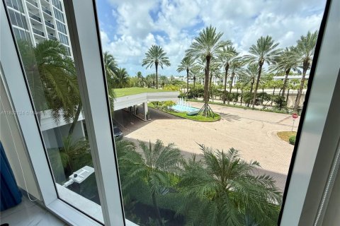 Condo in Bal Harbour, Florida, 1 bedroom  № 1851948 - photo 14