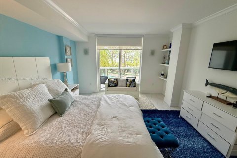 Condo in Bal Harbour, Florida, 1 bedroom  № 1851948 - photo 22