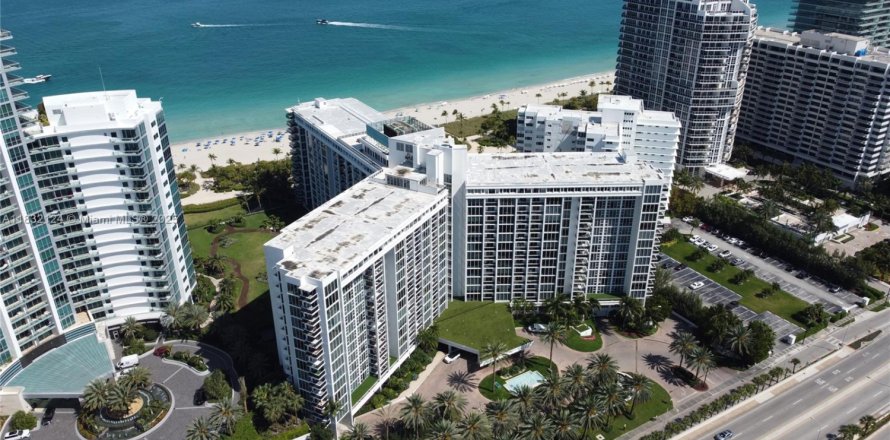 Condo in Bal Harbour, Florida, 1 bedroom № 1851948