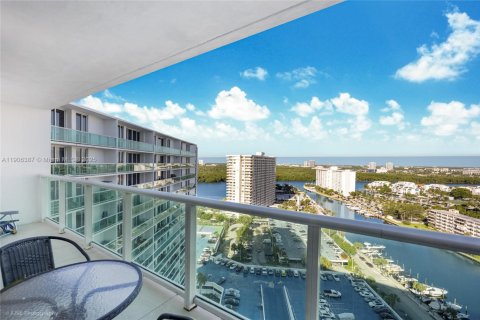 Condo in Sunny Isles Beach, Florida, 1 bedroom  № 1956930 - photo 15