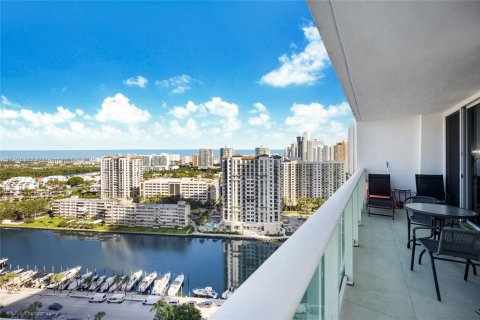 Condo in Sunny Isles Beach, Florida, 1 bedroom  № 1956930 - photo 13