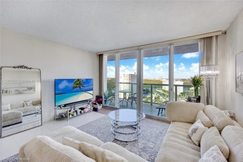 Condo in Sunny Isles Beach, Florida, 1 bedroom  № 1956930 - photo 1