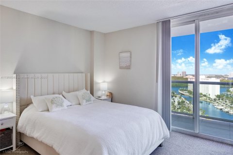 Condo in Sunny Isles Beach, Florida, 1 bedroom  № 1956930 - photo 9