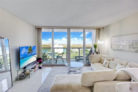 Condo in Sunny Isles Beach, Florida, 1 bedroom  № 1956930 - photo 2