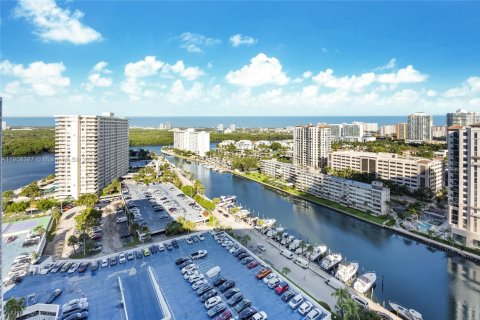 Condo in Sunny Isles Beach, Florida, 1 bedroom  № 1956930 - photo 14