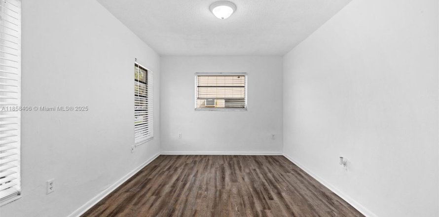 Appartement à North Miami Beach, Floride 1 chambre, 83.61 m2 № 1882643
