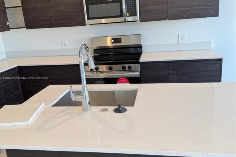 Townhouse in Homestead, Florida 3 bedrooms № 2016259 - photo 2